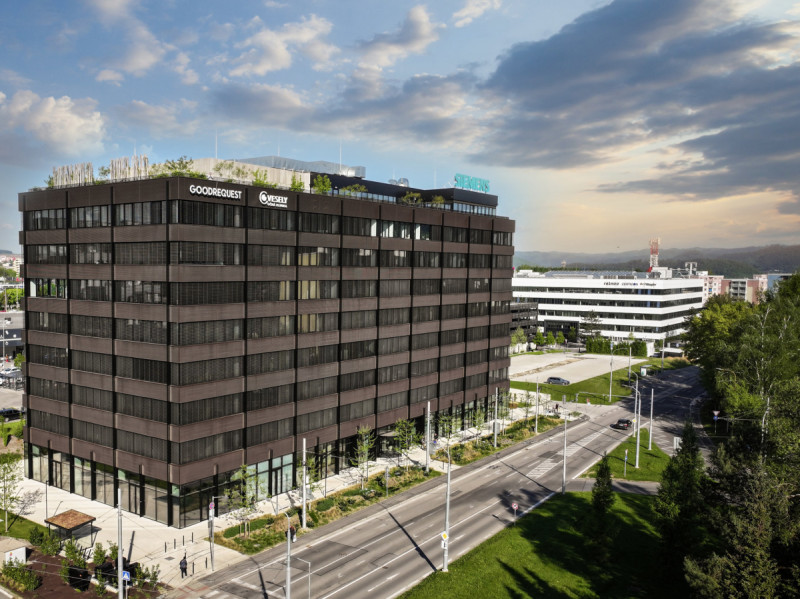 NORDCITY Obchodná je součástí postupně vznikající technologické a IT zóny NORDCITY. (Administrativní budova NORDCITY Obchodná v Žilině; ateliér Endorfine, developer Reinoo)