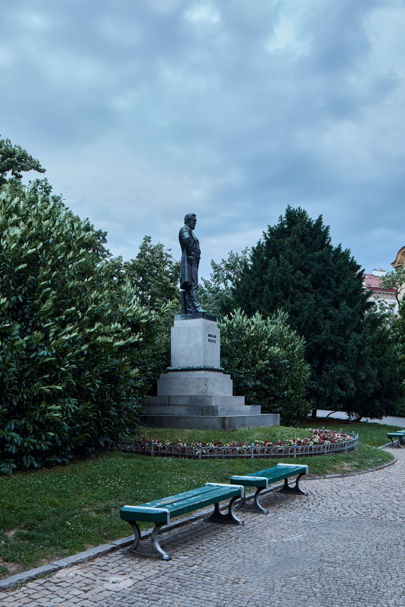 Socha Ladislava Riegra, po němž je park pojmenován. (Obnova Riegrových sadů, Matouš Jebavý)