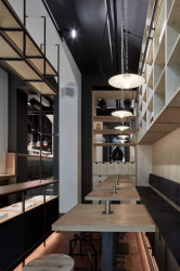 Coll Coll, bar Špejle, interiér