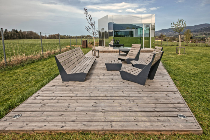 Pergoly a terasy terasa u zrcadlového domu Čeladná 