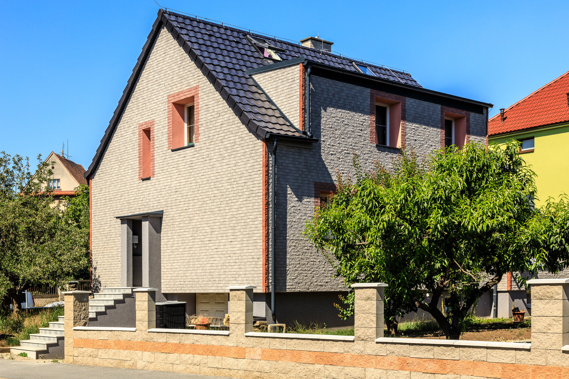 Fasádní obklad LIFEBRICK® THERM od společnosti CHYTRÉ FASÁDY