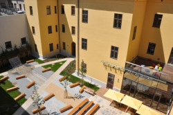 Městská knihovna v prostorách historické budovy bývalé základní školy Jana Ámose Komenského