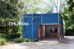Finský pavilon představuje domky Puutalo, původně určené válečným uprchlíkům. Foto: Ugo Carmeni