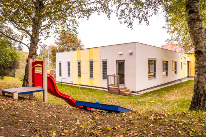 Veřejné stavby založené na vrutech - Základní a mateřská škola Střelice