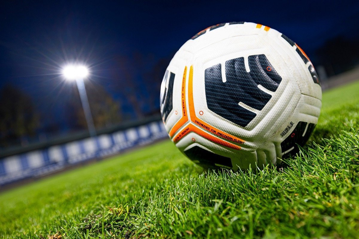 Společnost LEDVANCE dodává kvalitní osvětlení pro veřejná sportoviště, hřiště a stadiony. Příkladem jejich práce je osvětlení fotbalového hřiště klubu RAFK Rajhrad