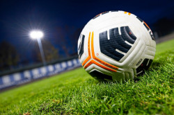 Společnost LEDVANCE dodává kvalitní osvětlení pro veřejná sportoviště, hřiště a stadiony. Příkladem jejich práce je osvětlení fotbalového hřiště klubu RAFK Rajhrad