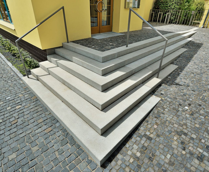 FAM Architekti, Revitalizace předprostoru Městského domu a Divadla J. Kašky – foto