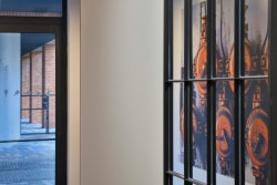 Dříve lihovar, dneska 240 bytů všech velikostí. A vyrostou další byty, kanceláře a restaurace.