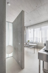 Slovenští architekti Richard Kilo a Matej Honč zrekonstruovali byt v původním kancelářském domě v Bratislavě