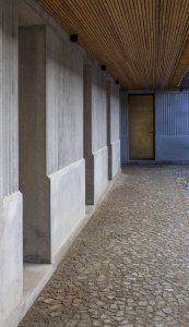 Hra struktur a materiálů (Åstrup Have, NORRØN Architects)