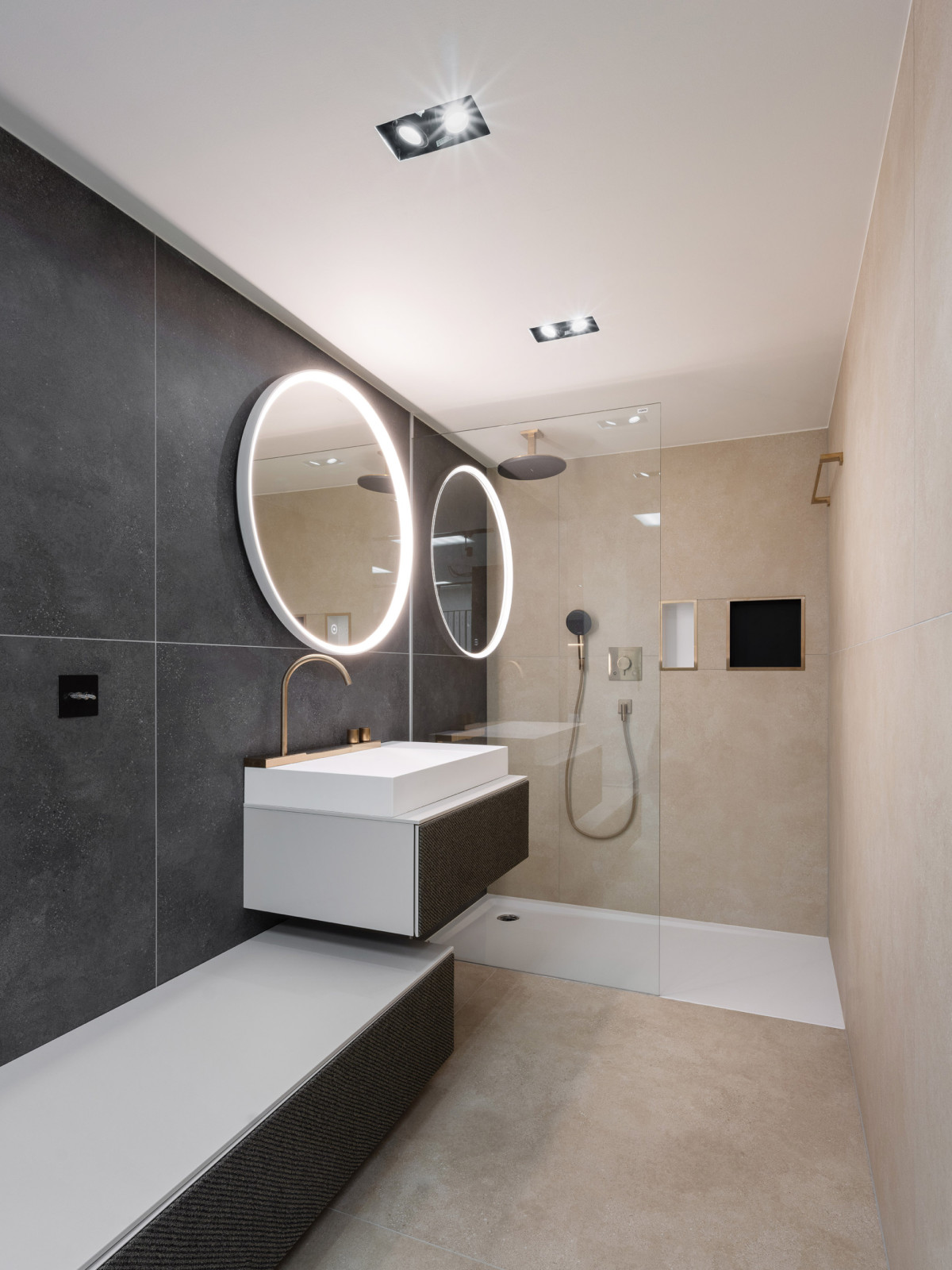 Nové koupelnové studio Hub in Bath v Karlíně vzniklo spojením čtyř výrobců sanitárních produktů.
