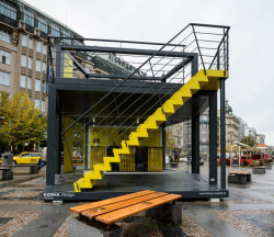 Informační centrum Designbloku ze CITY modulů na Václavském náměstí