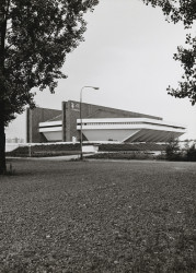 Palác kultury a sportu v Ostravě-Vítkovicích, dnes ČEZ aréna, 1974-1988.