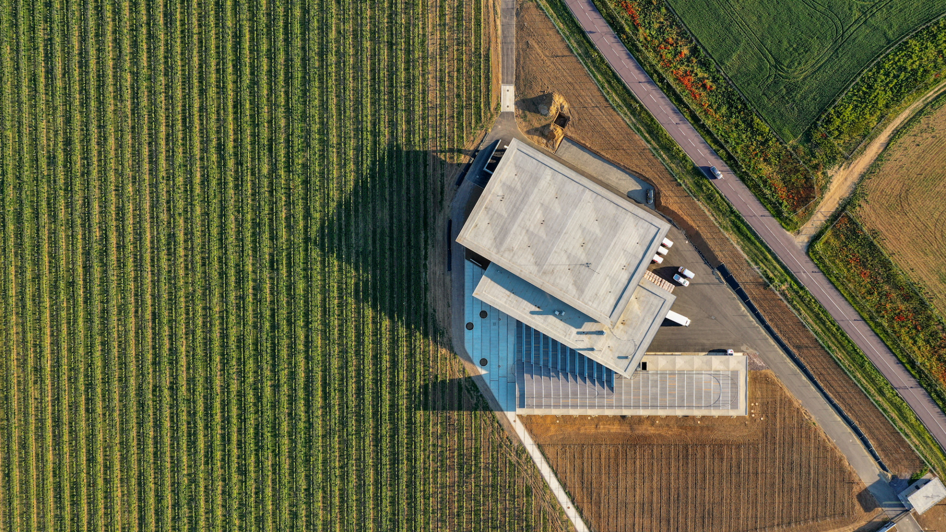 Sídlo Vinařství LAHOFER v Dobšicích u Znojma, Chybík+Krištof.