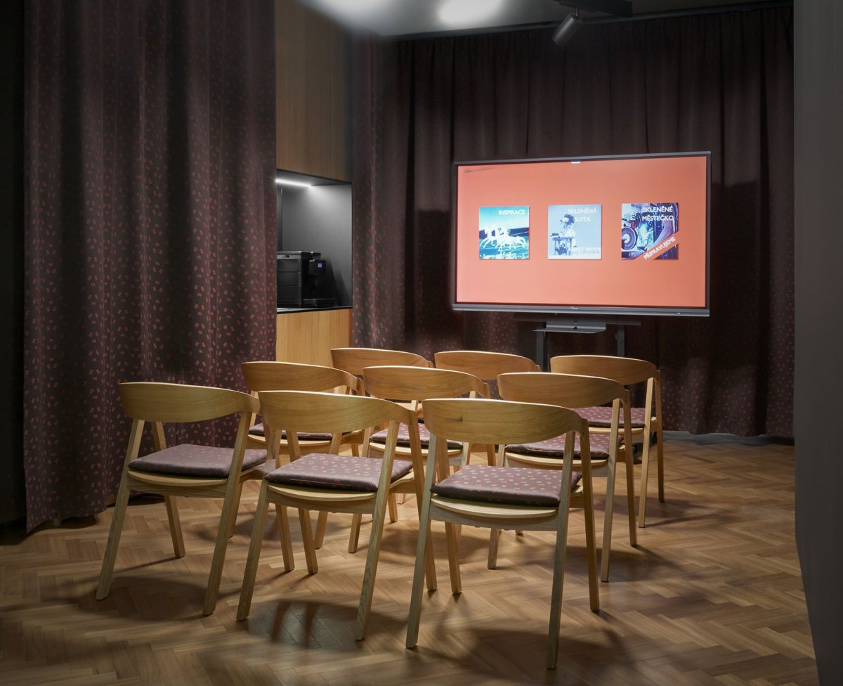  Audiovizuální místnost (Rekonstrukce Městského muzea v Železném Brodě, studio Majatory)