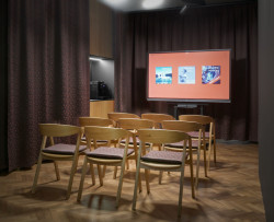  Audiovizuální místnost (Rekonstrukce Městského muzea v Železném Brodě, studio Majatory)