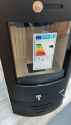 Šamot ve tvaru desek nebo pásků se používá pro krbové vložky.