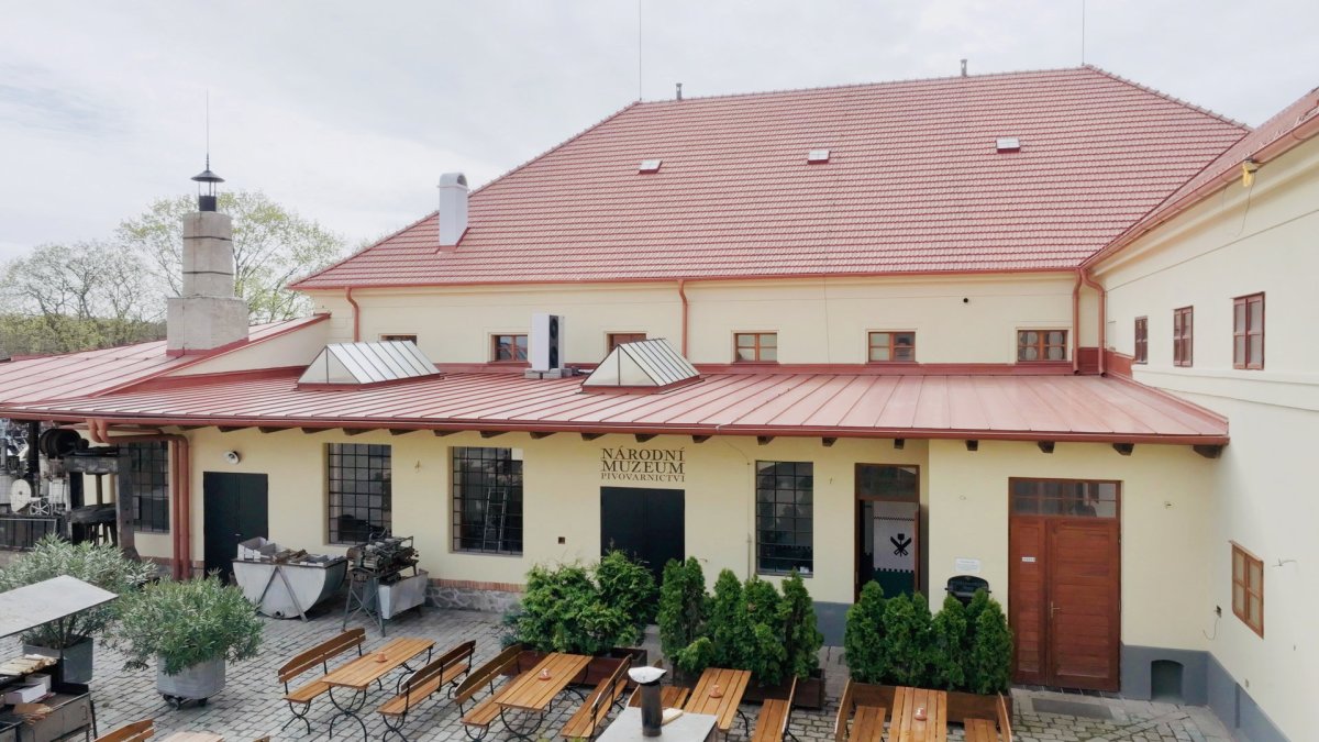 Záchrana pivovaru v Kostelci nad Černými lesy - pohled na lahvárnu pivovaru od severu