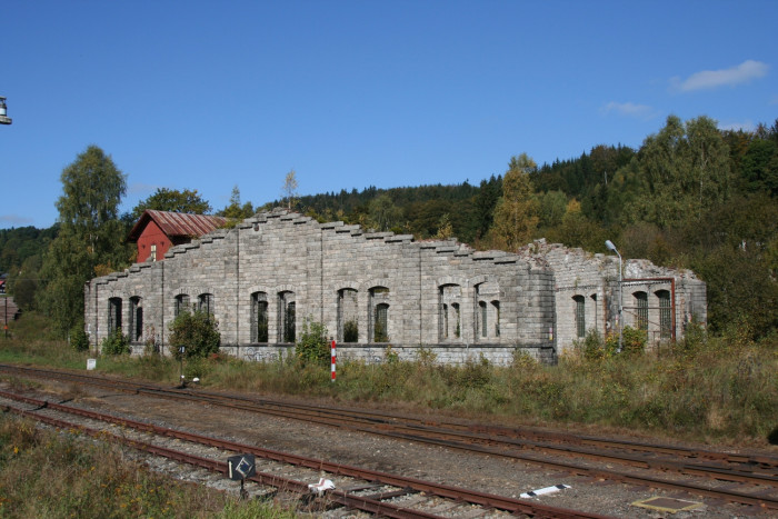 Rekonstrukce lokomotivní výtopny Kořenov, stav před rekonstrukcí, ALEJ