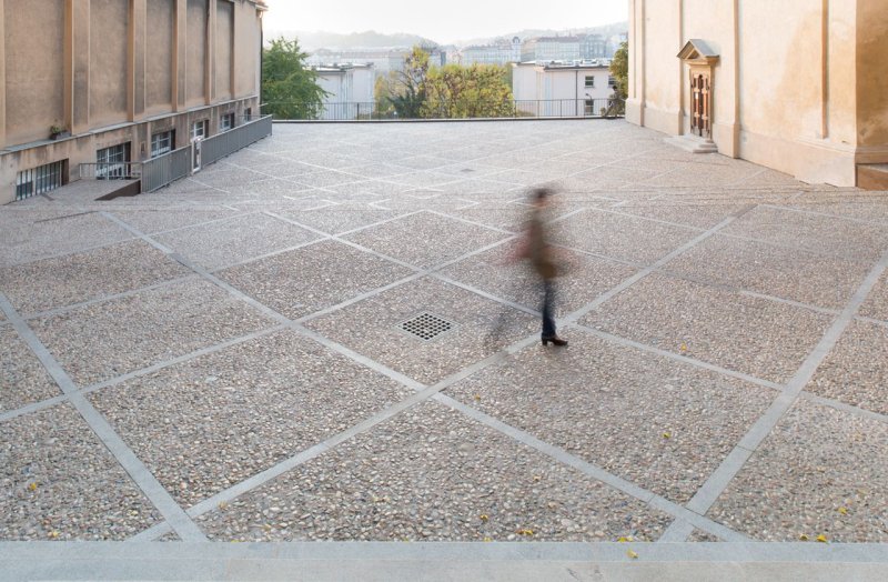IXA, Piazzetta u kaple sv. Kosmy a Damiána v Emauzích – foto