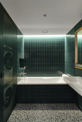 Koupelna je v zelené...