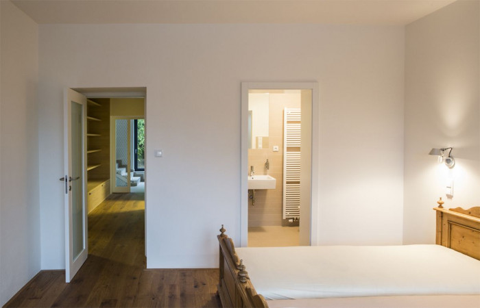 Edit!, 180° house – foto