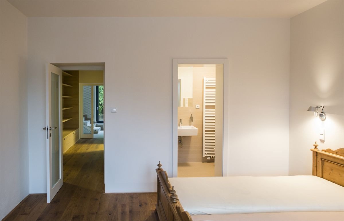 Edit!, 180° house – foto