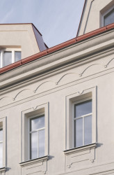 Jeho historizující fasáda prošla pečlivou obnovou.