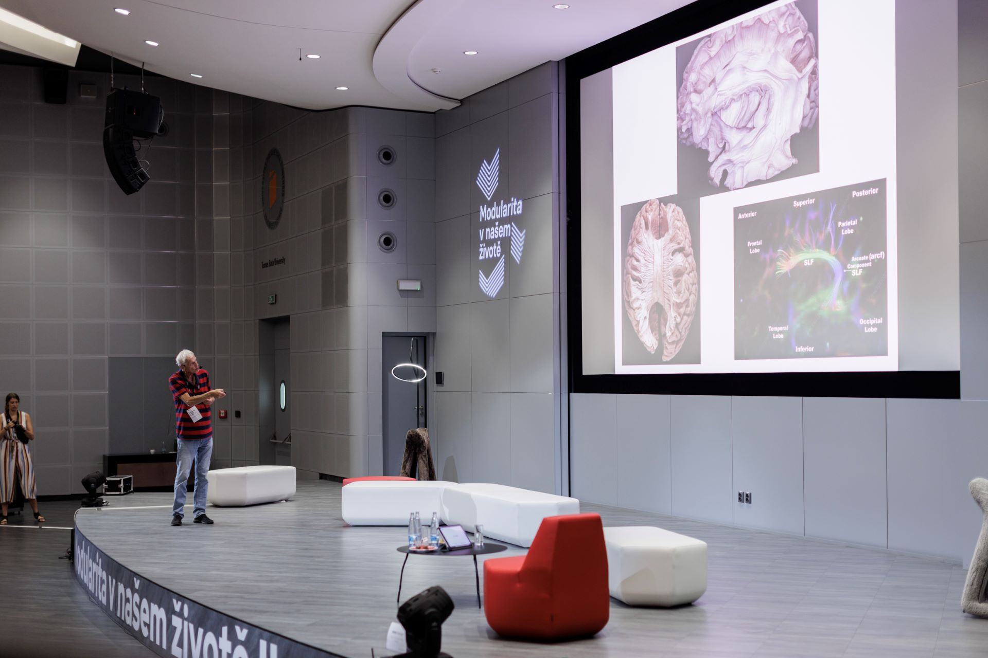 Jedním z vrcholů konference byla podle návštěvníků přednáška neurochirurga Vladimíra Beneše, který popsal, jak modulární struktura mozku přispívá k jeho efektivitě. 