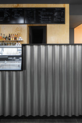 Interiér Cafe Smoo v Příbrami, Michael Karnet