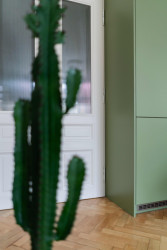 Interiér bytu A.4 od Barbory Kudelové z ateliéru HRA