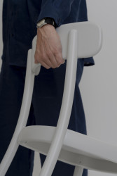 Český výrobce stolů a židlí TON představuje novou židli La Zitta (italsky tichá)