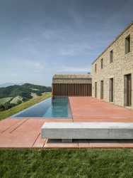 Soukromá rezidence Urbino, GGA architects © Ezio Manciucca