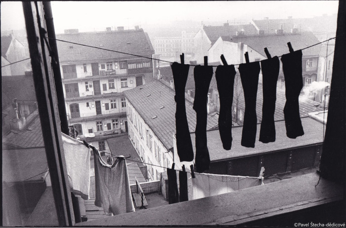 Virtuální výstava fotografií Pavla Štechy přibližuje Žižkov sedmdesátých let.