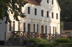 Zámek Mitrowicz, Labor 13, Atelier Flera - foto exteriéru