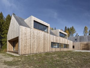 Lesovna poblíž Pacova od studia 20-20-ARCHITEKTI a VYŠEHRAD ateliéru