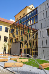 Městská knihovna v prostorách historické budovy bývalé základní školy Jana Ámose Komenského