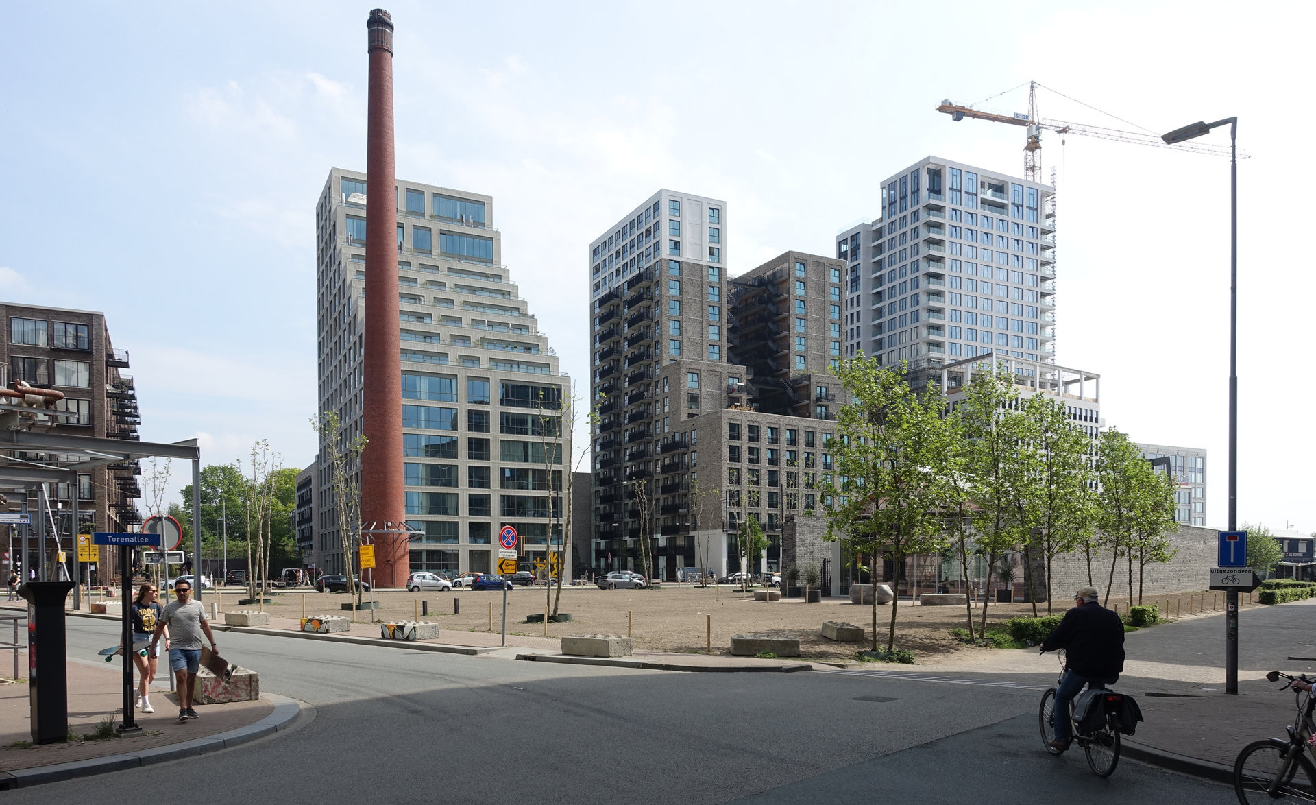 Torenallee, hlavní třída nové čtvrti.