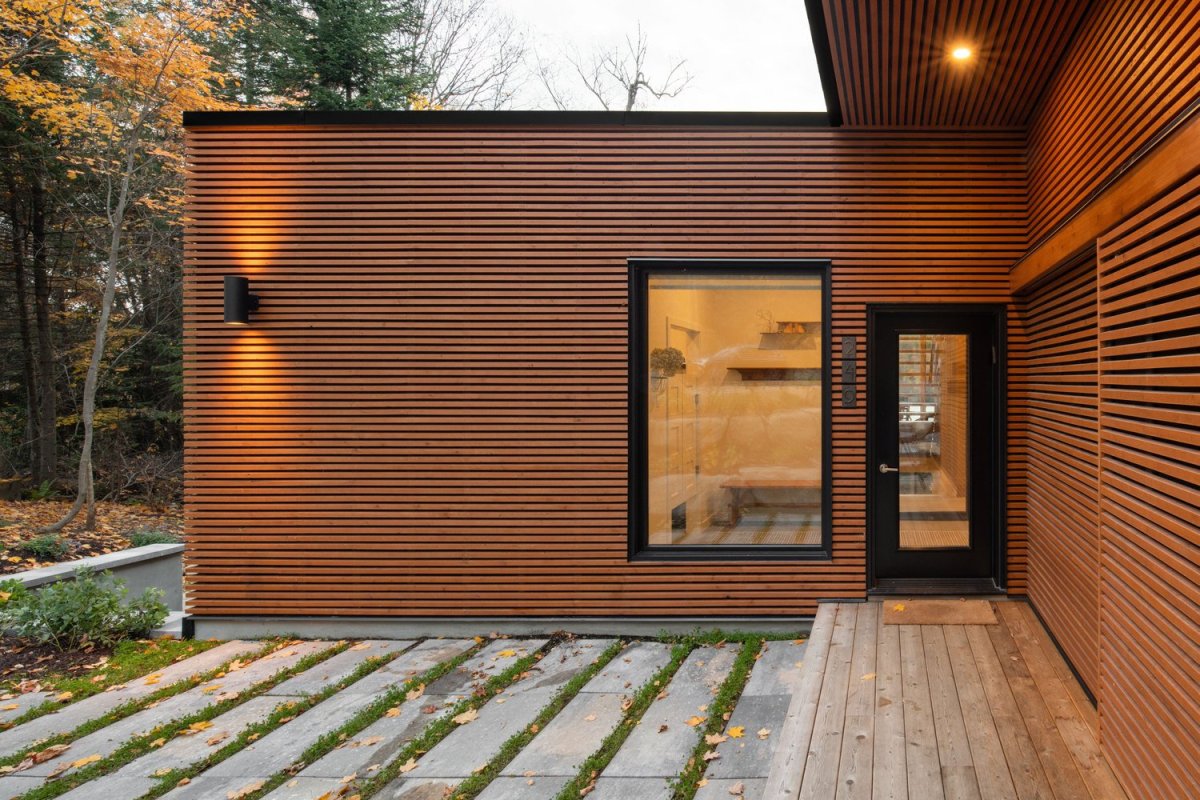Víkendový dům z prefabrikovaných modulů, Figurr Architects Colective