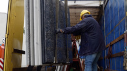 Skenování povrchu tvrzeného kamene TechniStone®, proces jehož výsledkem je hotový 3D model materiálu.