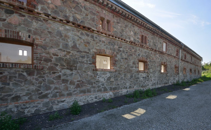 3+1 architekti, Revitalizace hospodářského dvora JACER, konírna – foto