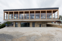 Výstupní stanice lanové dráhy na Pustevnách, Kamil Mrva Architects. Foto: Studio Toast