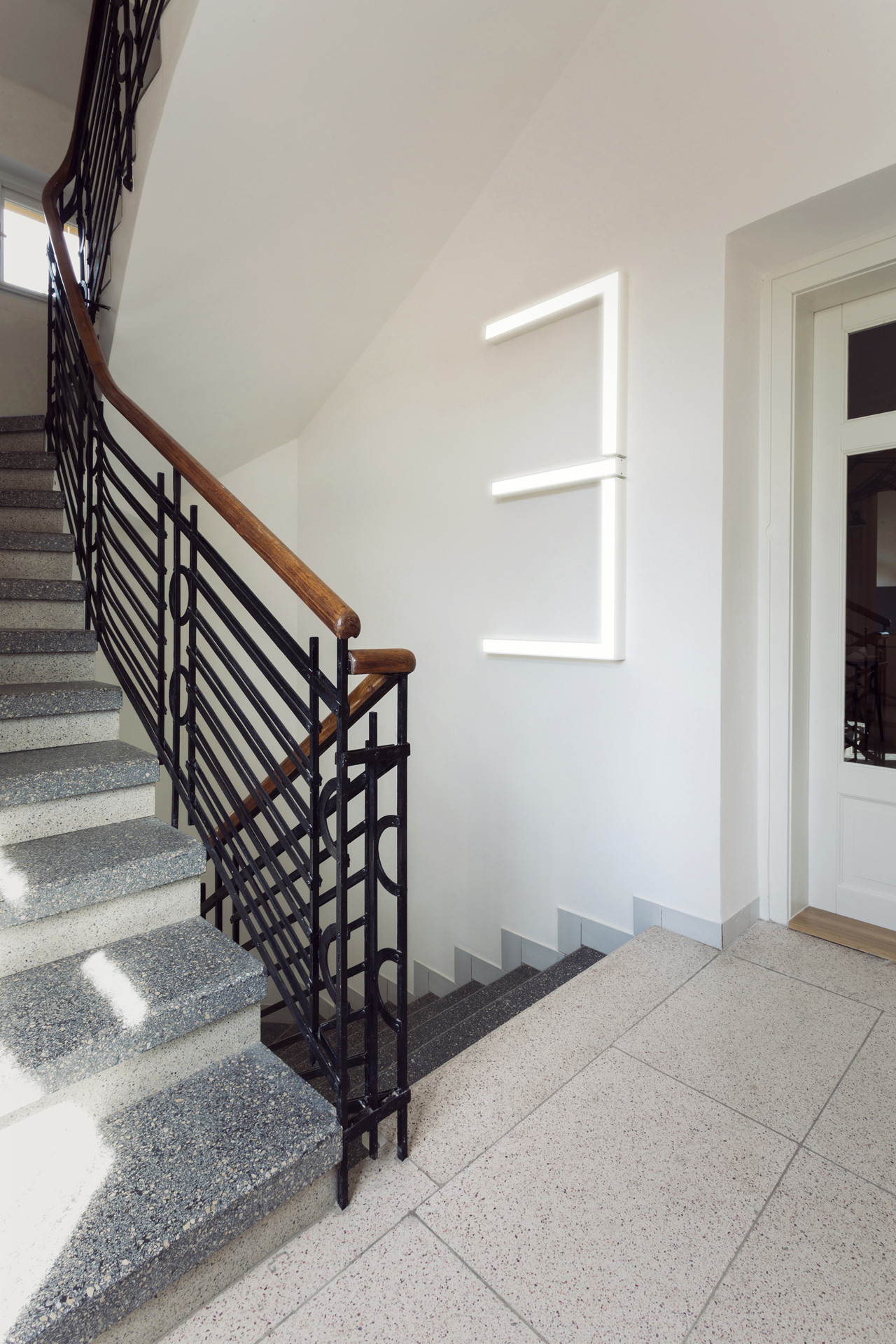 Rekonstrukce vily na Vinohradech od edit! architects