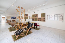 Výstava nábytku z Dřevopodniku Holešov v Chebu