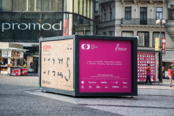 Díky rychlosti výroby, dodávky a výstavby modulárních konstrukcí pomáhá společnost KOMA lidem v neočekávaných životních situacích