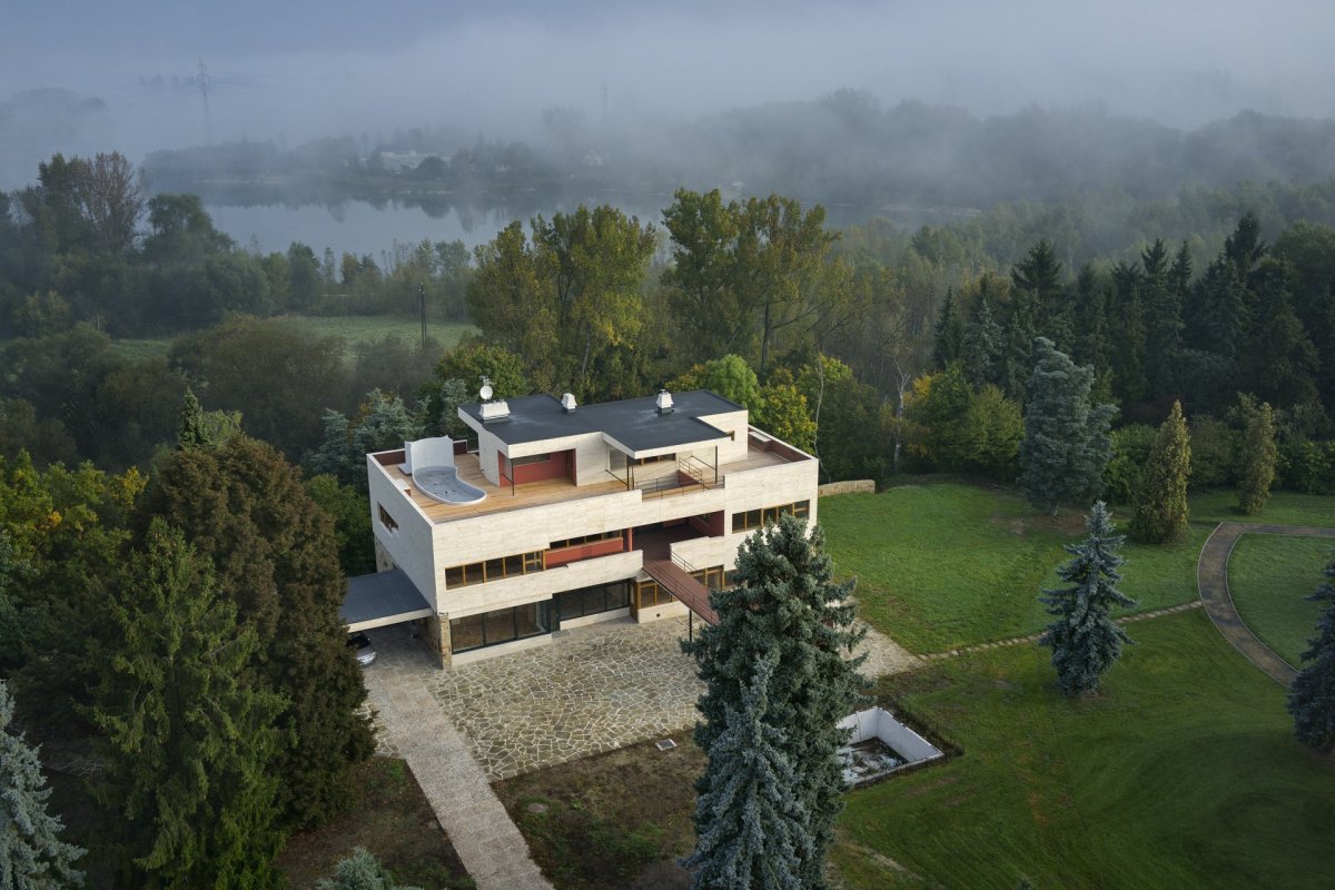 Volmanova vila v Praze od architektů Karla Janů a Jiřího Štursy