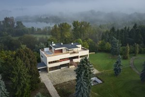 Volmanova vila v Praze od architektů Karla Janů a Jiřího Štursy