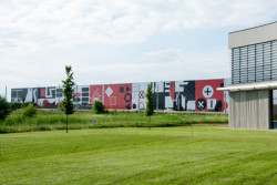 Polep industriální developerské skladištní haly CTPark Plzeň, Kristina Fišerová.