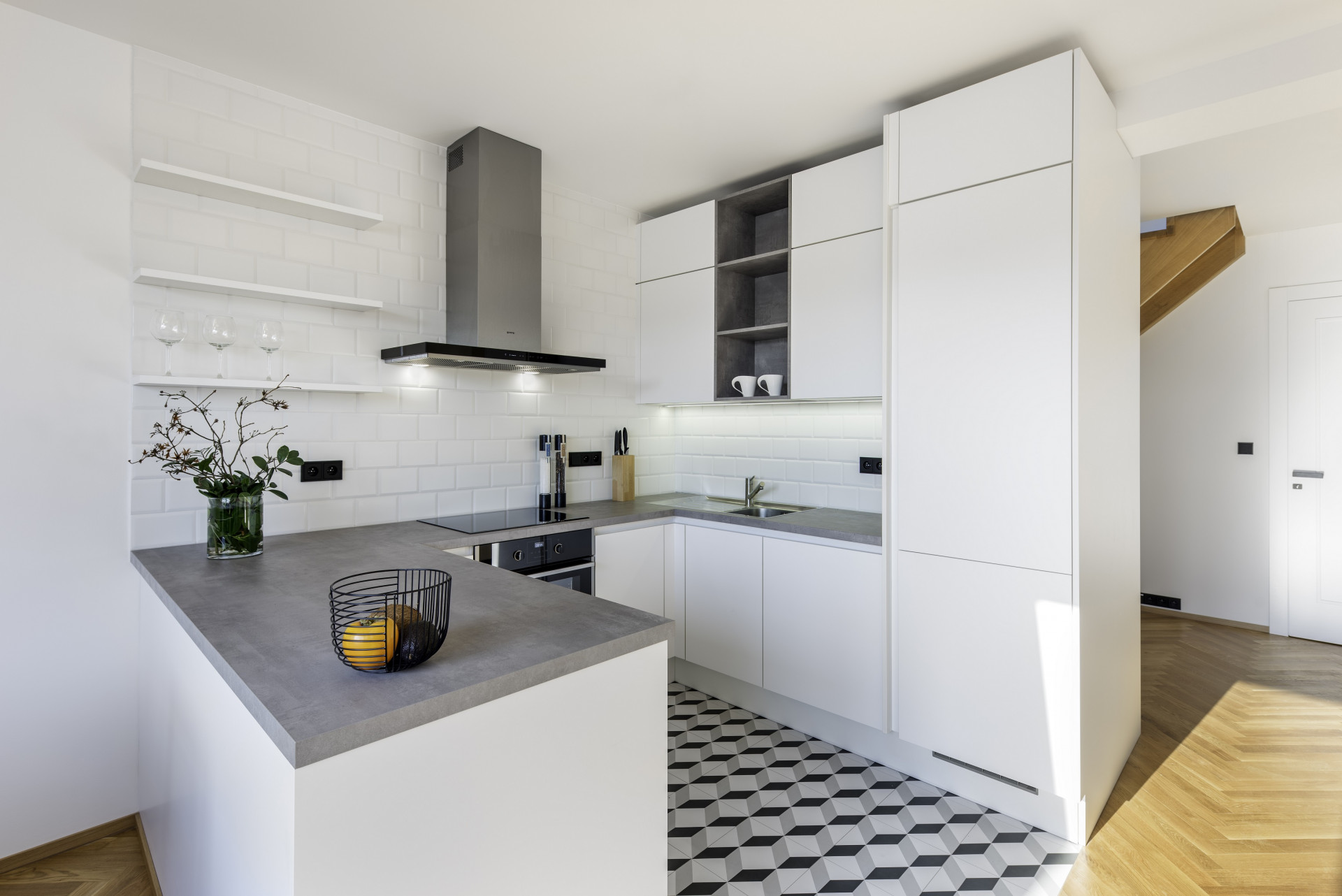 Interiér pražského mezonetu od studia 2MAD