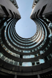 V Lausanne navrhl administrativní budovu Ulysses přezdívanou jako Galfetti Tower. Projekt získal v architektonické soutěži z roku 1978.